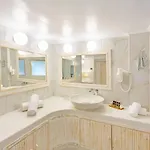 מלון Rhodos Horizon City-adults Only 4*